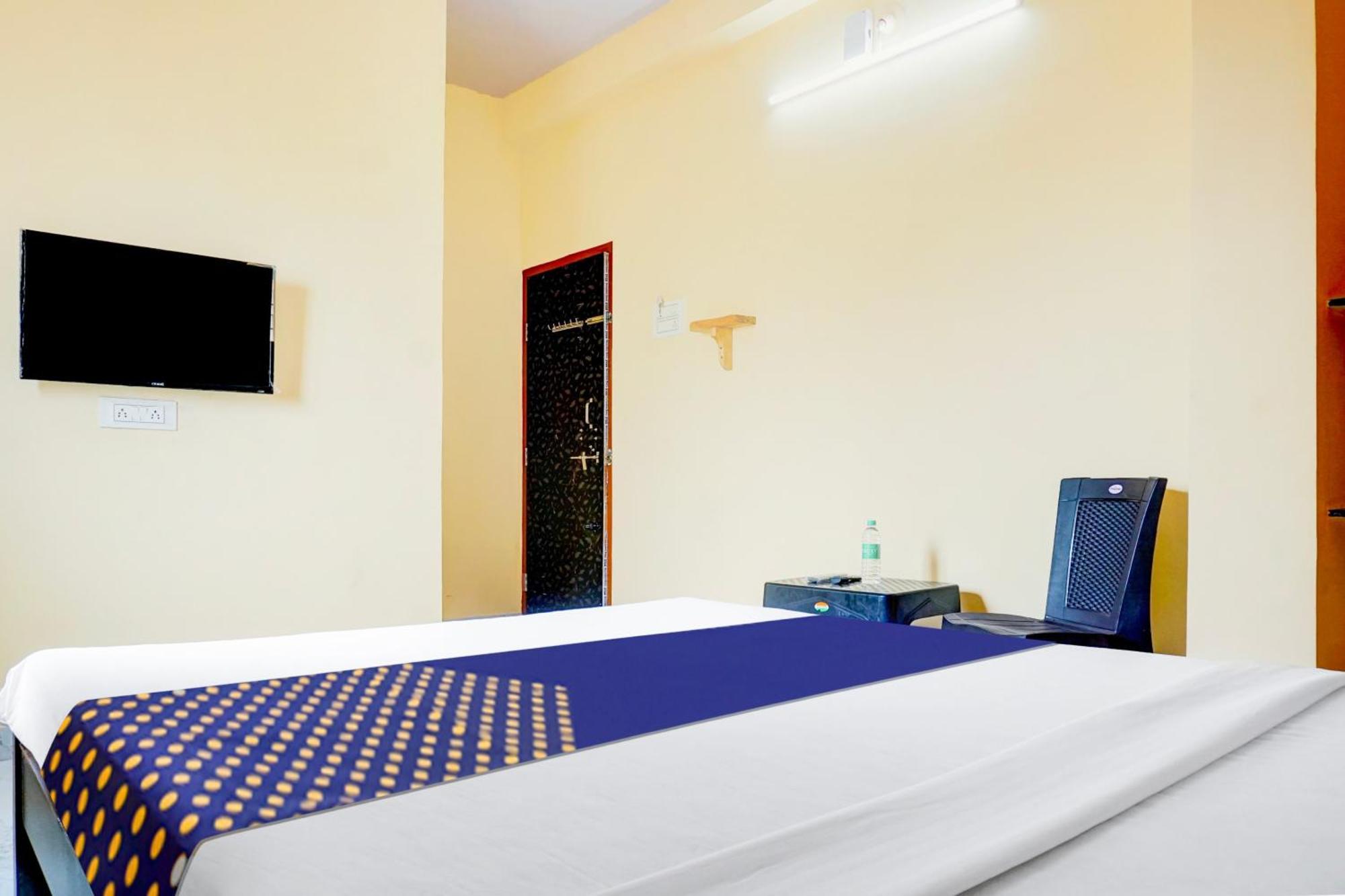 Spot On Hotel Shree Samarth Lodging Kolhapur Exteriör bild