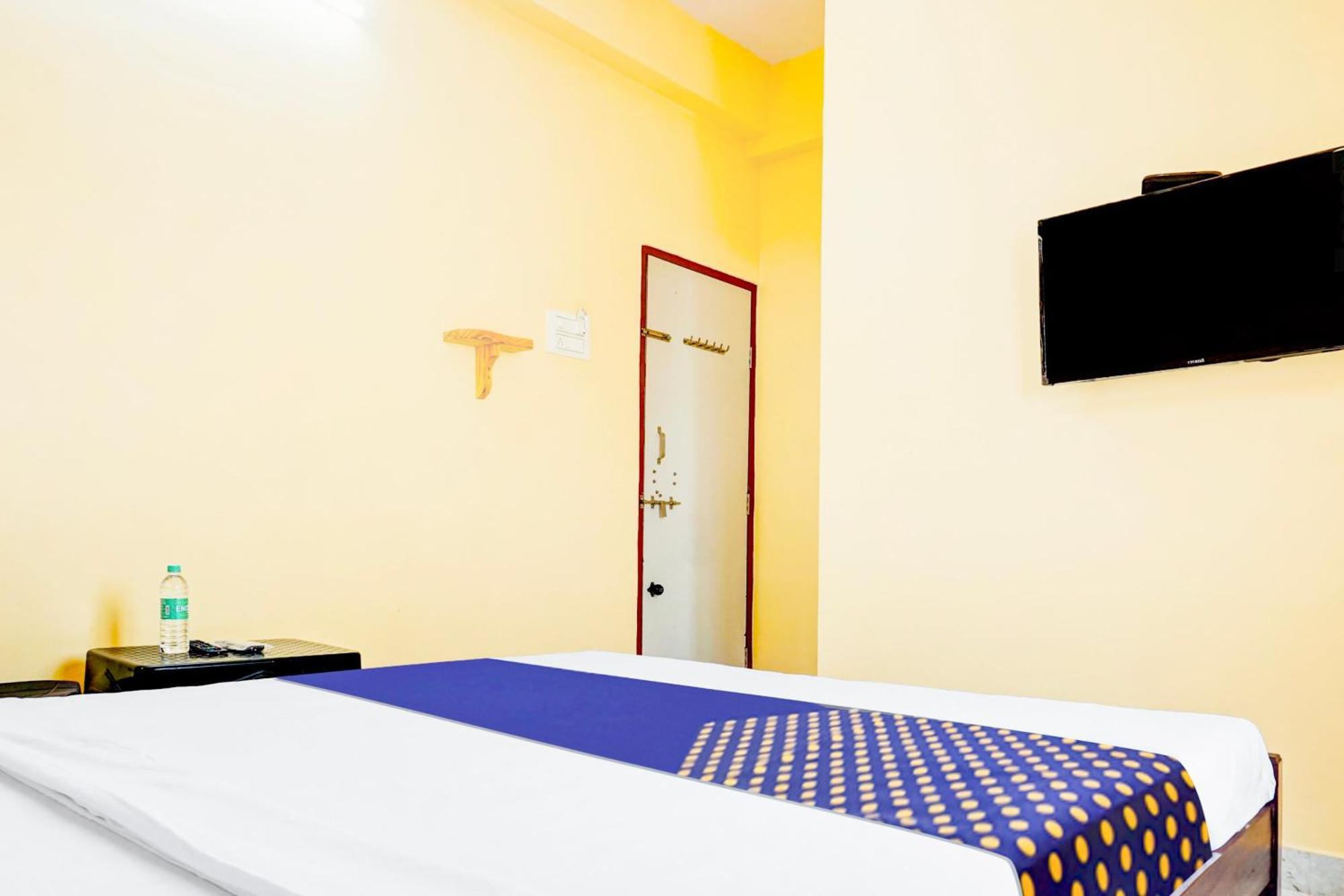 Spot On Hotel Shree Samarth Lodging Kolhapur Exteriör bild