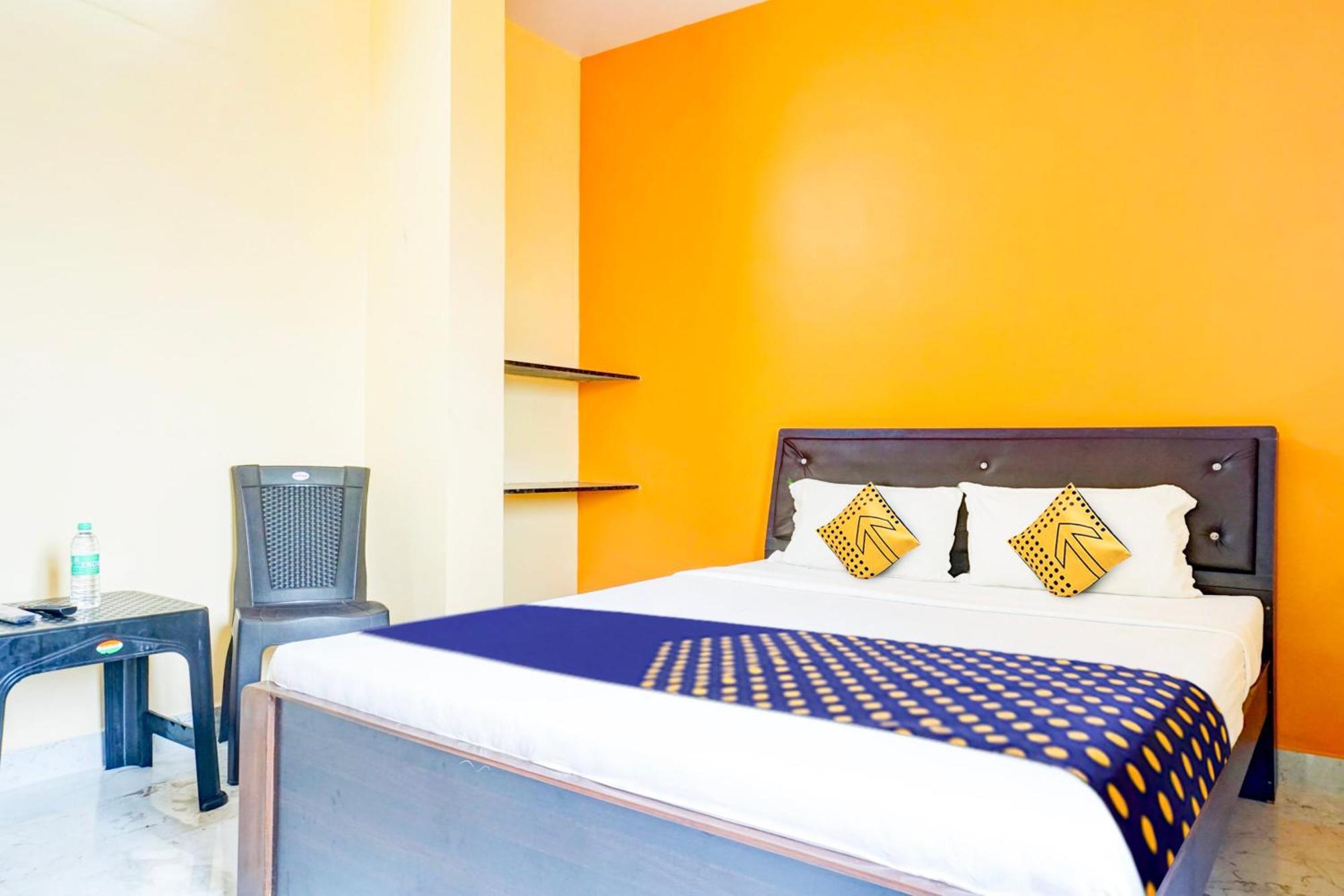 Spot On Hotel Shree Samarth Lodging Kolhapur Exteriör bild