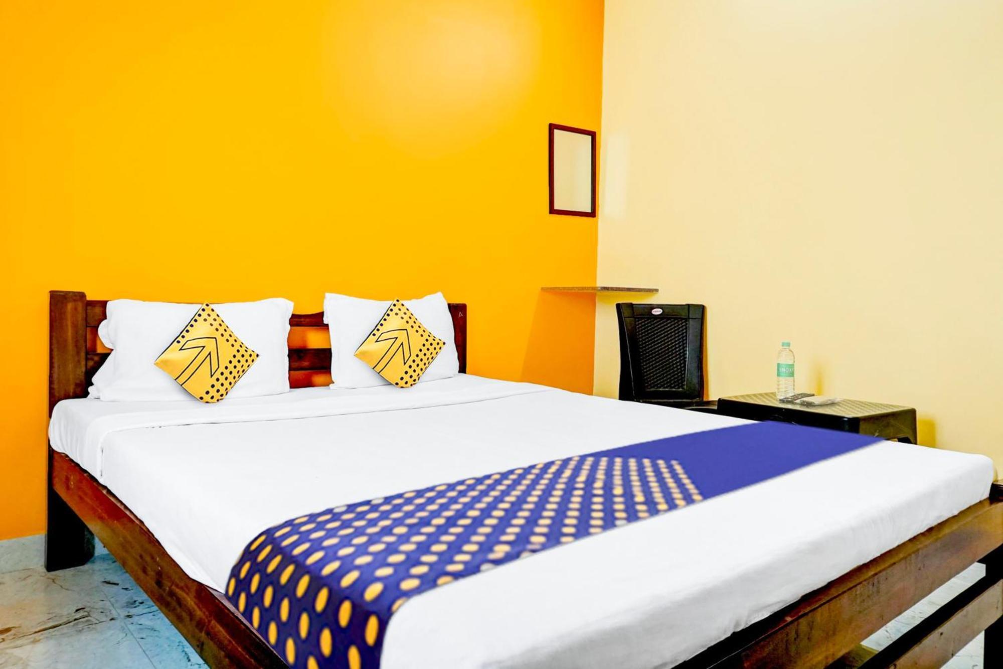 Spot On Hotel Shree Samarth Lodging Kolhapur Exteriör bild