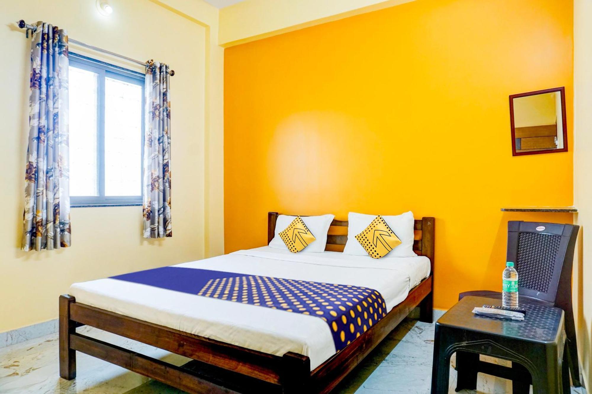 Spot On Hotel Shree Samarth Lodging Kolhapur Exteriör bild