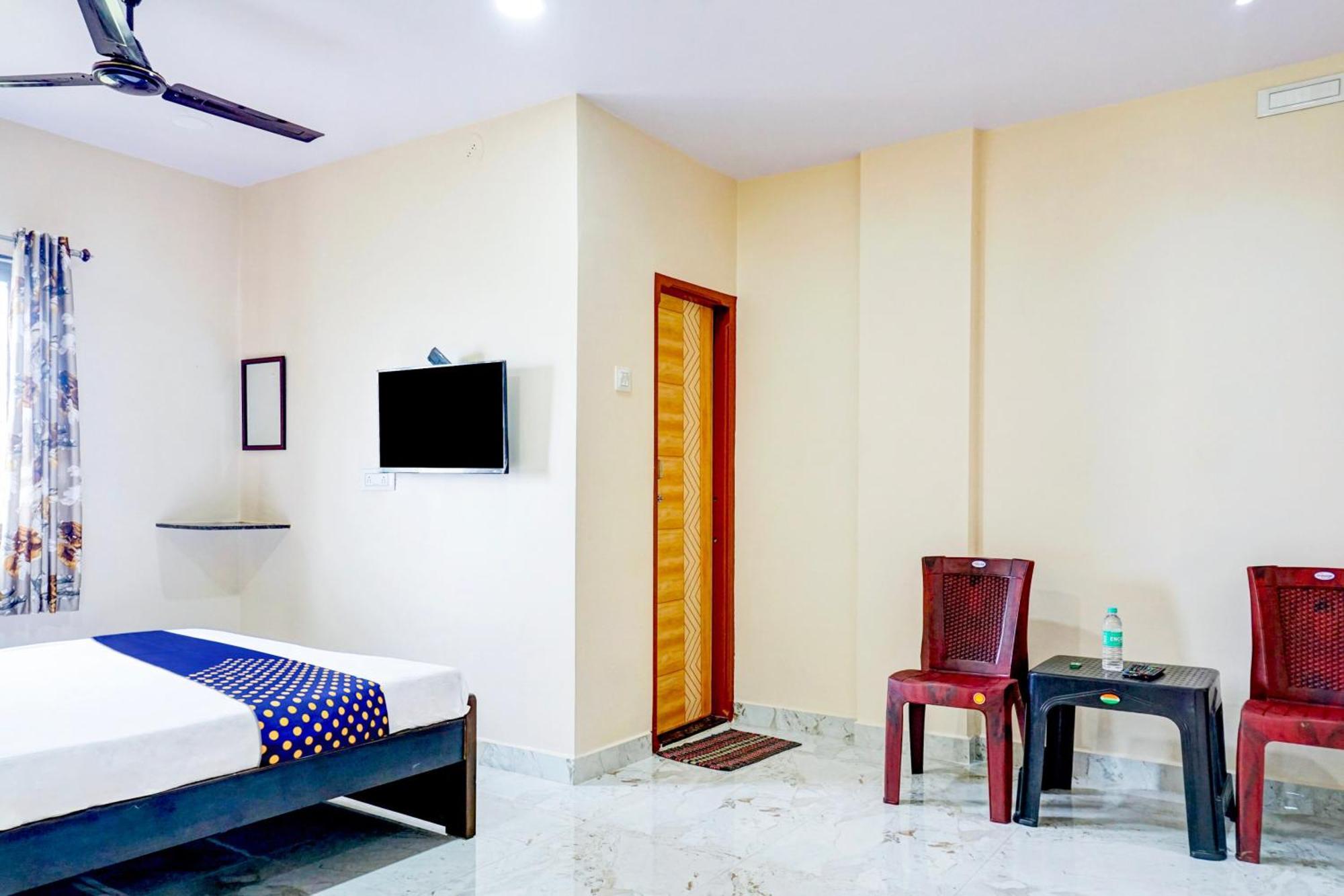 Spot On Hotel Shree Samarth Lodging Kolhapur Exteriör bild