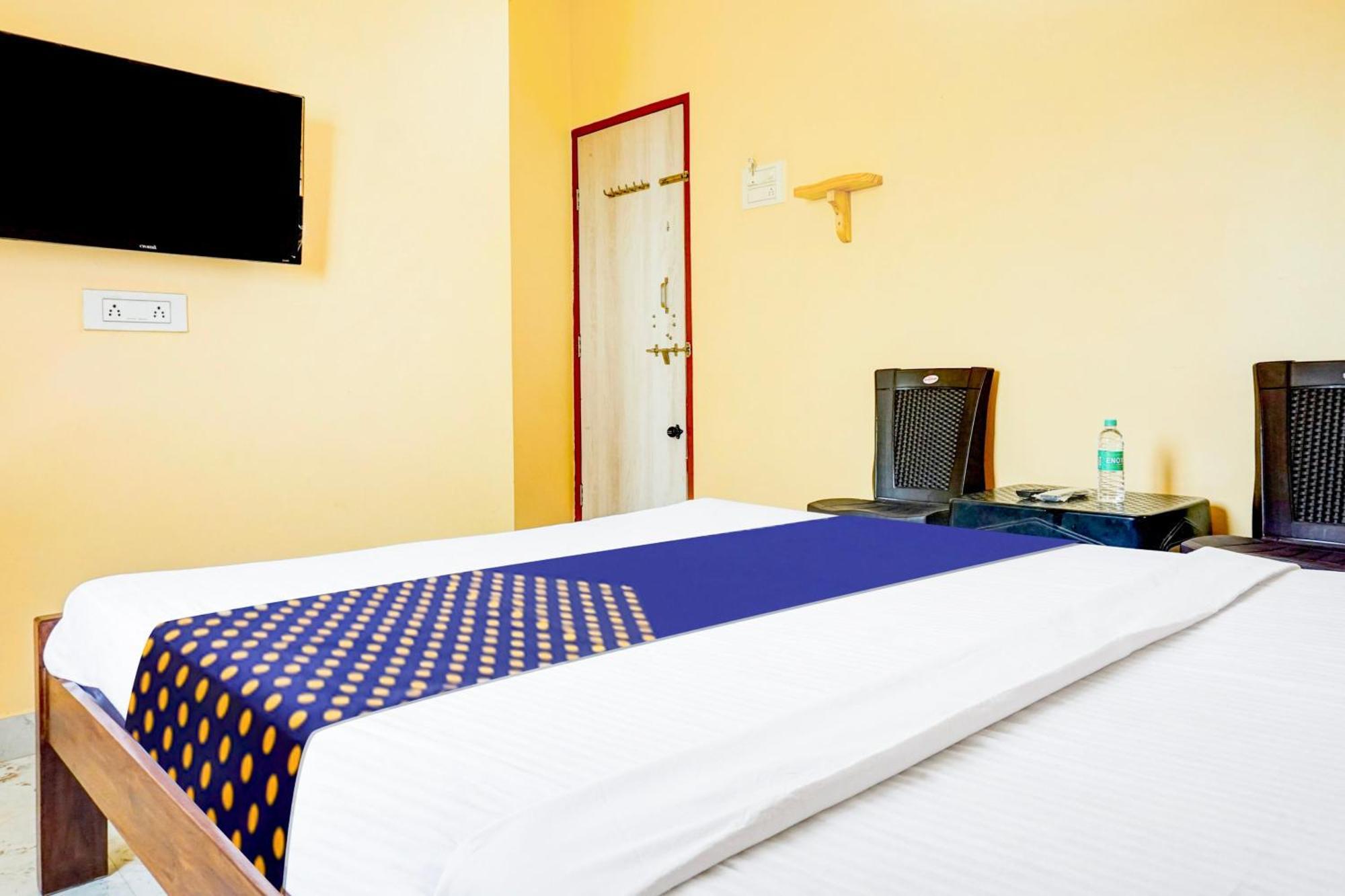 Spot On Hotel Shree Samarth Lodging Kolhapur Exteriör bild